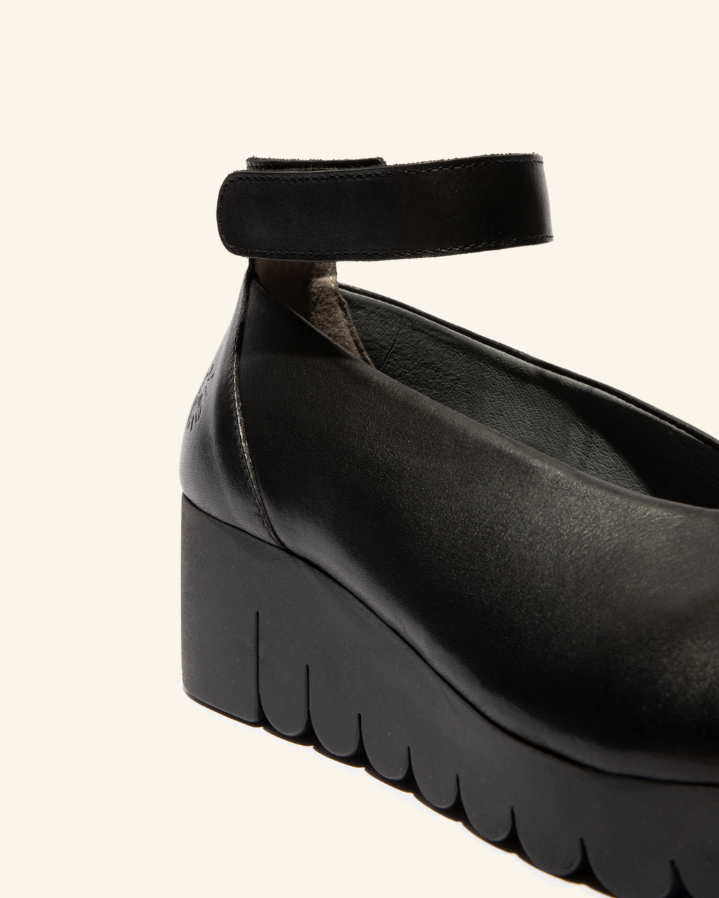 FLY London VIOLET Line VILY